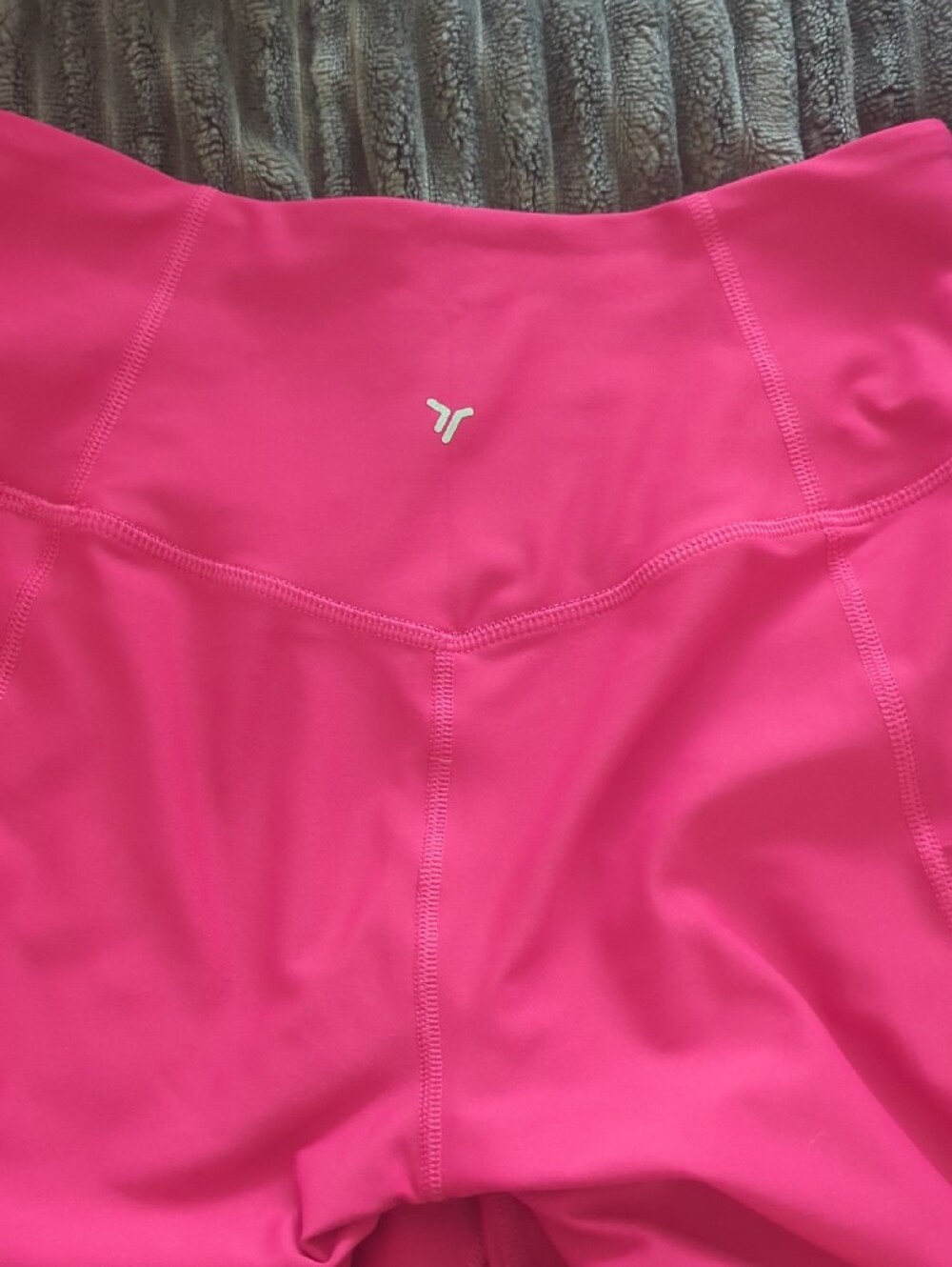 Old Navy Bright Pink High-Rise Leggings - Picture 3 of 4